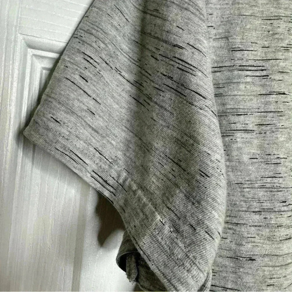 Urbanology T-Shirt V-Neck Grey & Black Size Medium - Picture 14 of 16